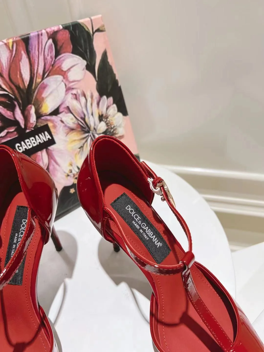 Bold Dolce Gabbana Sandals 22979