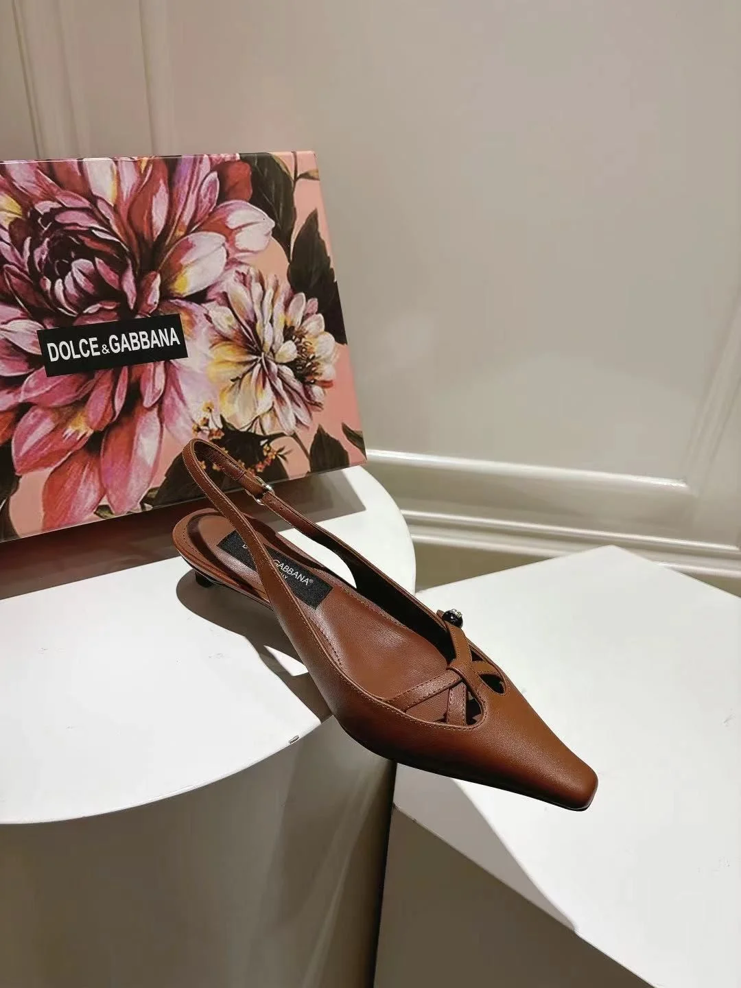 Affordable Dolce Gabbana Sandals 22966