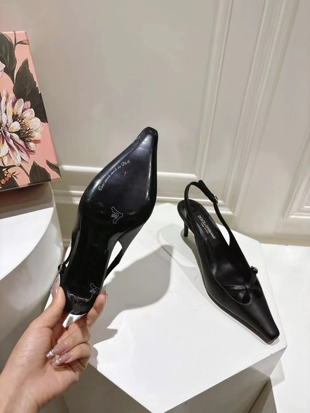 Classic Dolce Gabbana Sandals 22977