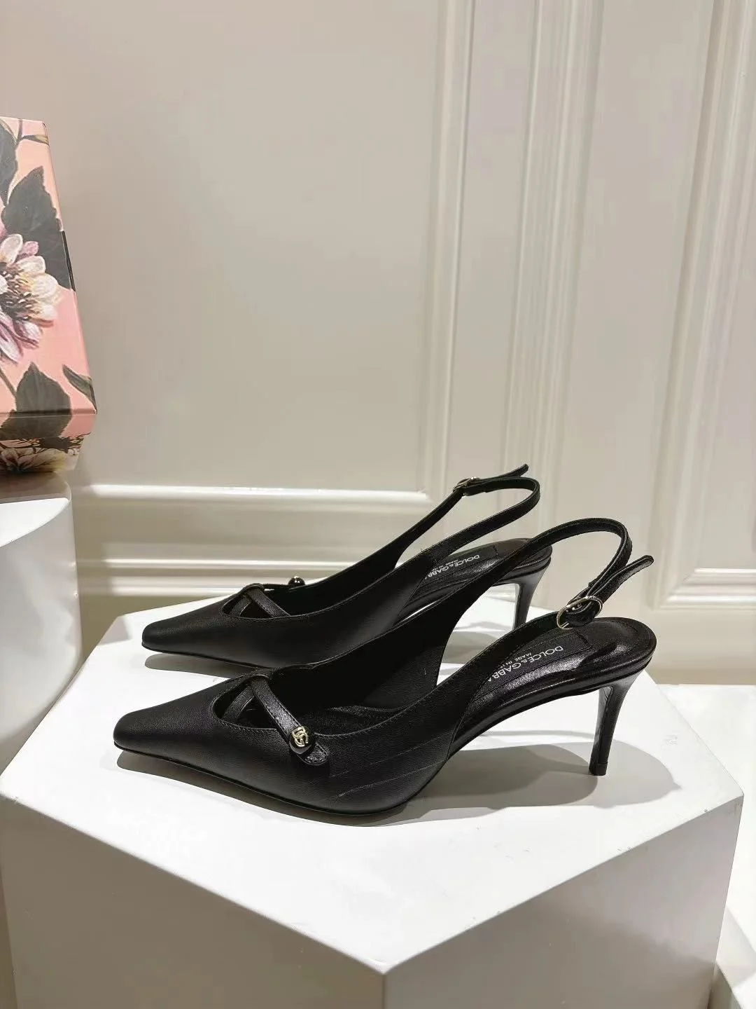 Classic Dolce Gabbana Sandals 22977