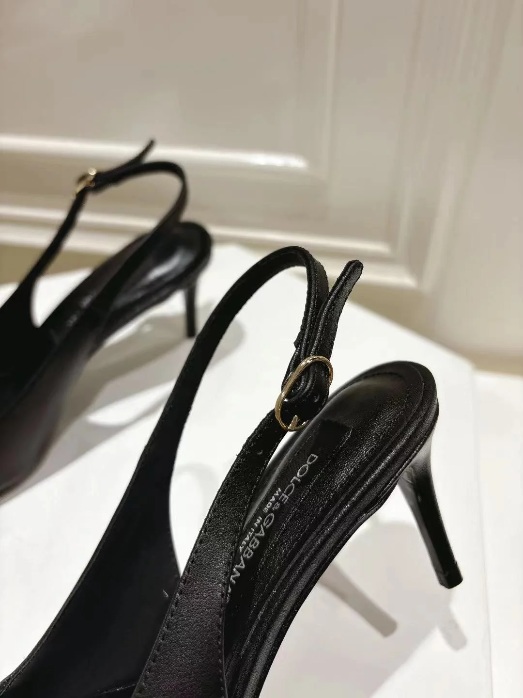 Classic Dolce Gabbana Sandals 22977