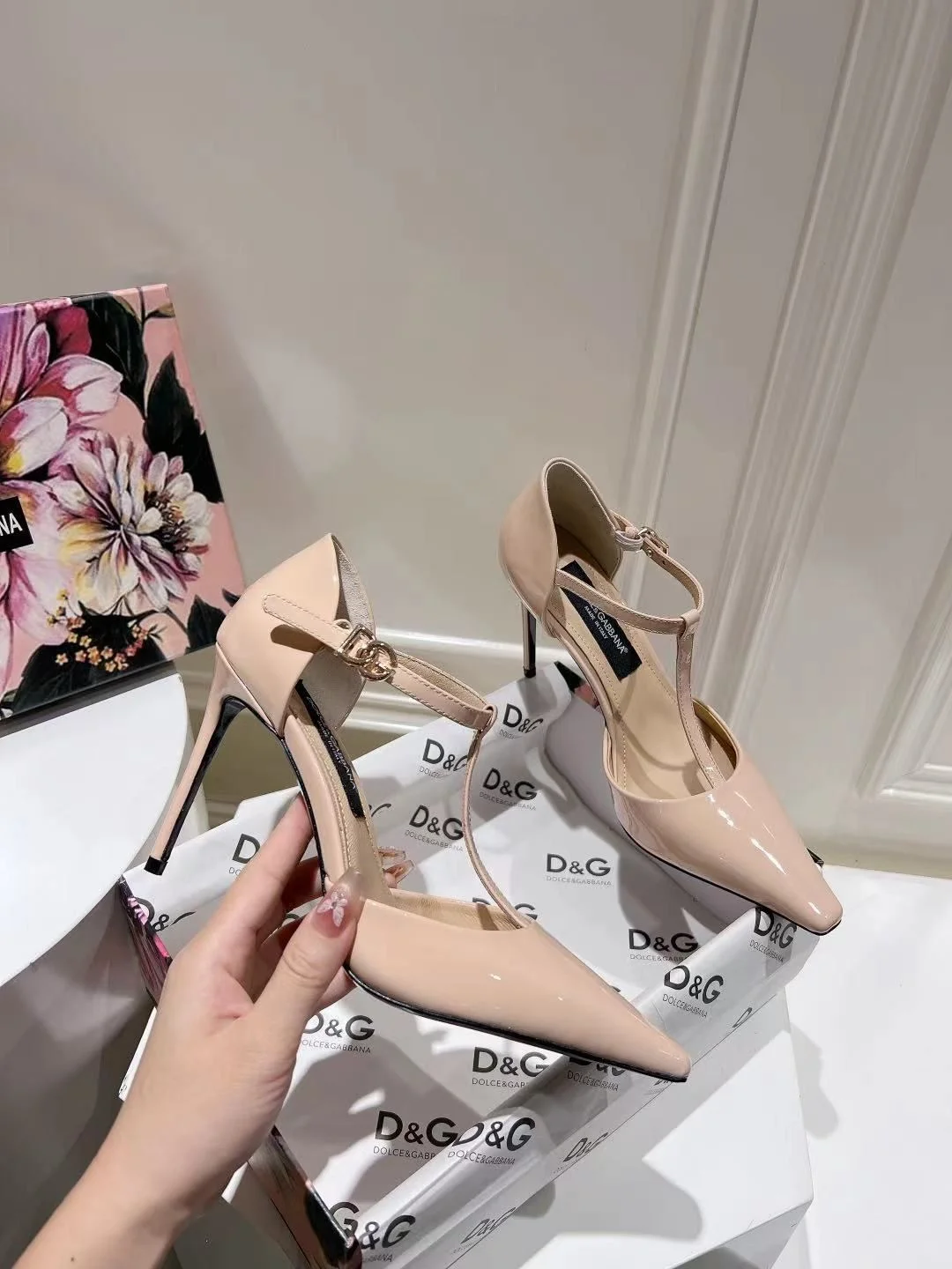 Cozy Dolce Gabbana Sandals 22970