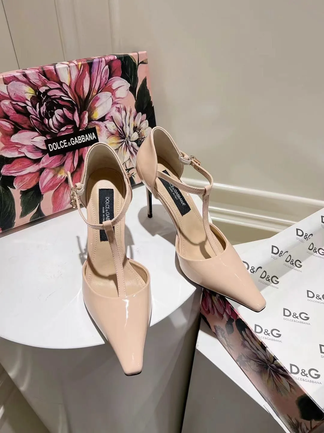 Cozy Dolce Gabbana Sandals 22970