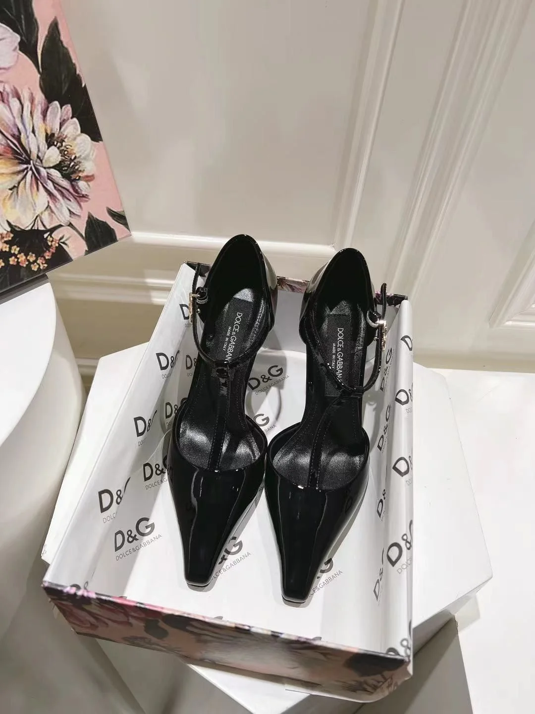 Breathable Dolce Gabbana Sandals 22969