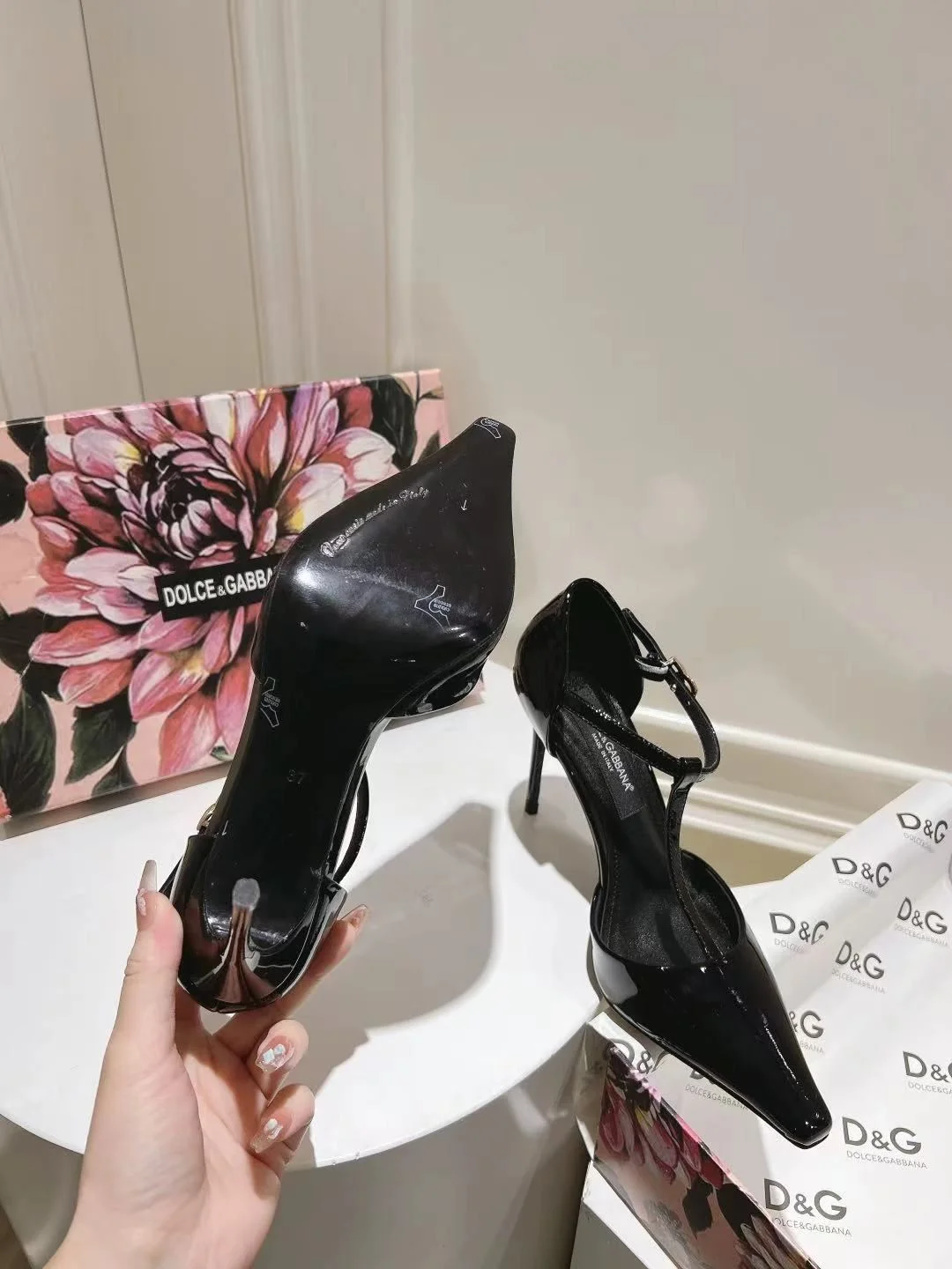 Breathable Dolce Gabbana Sandals 22969