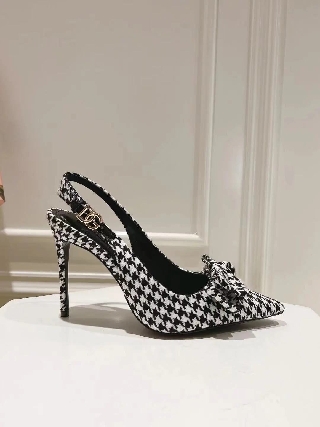 TechFriendly Dolce Gabbana Sandals 22975