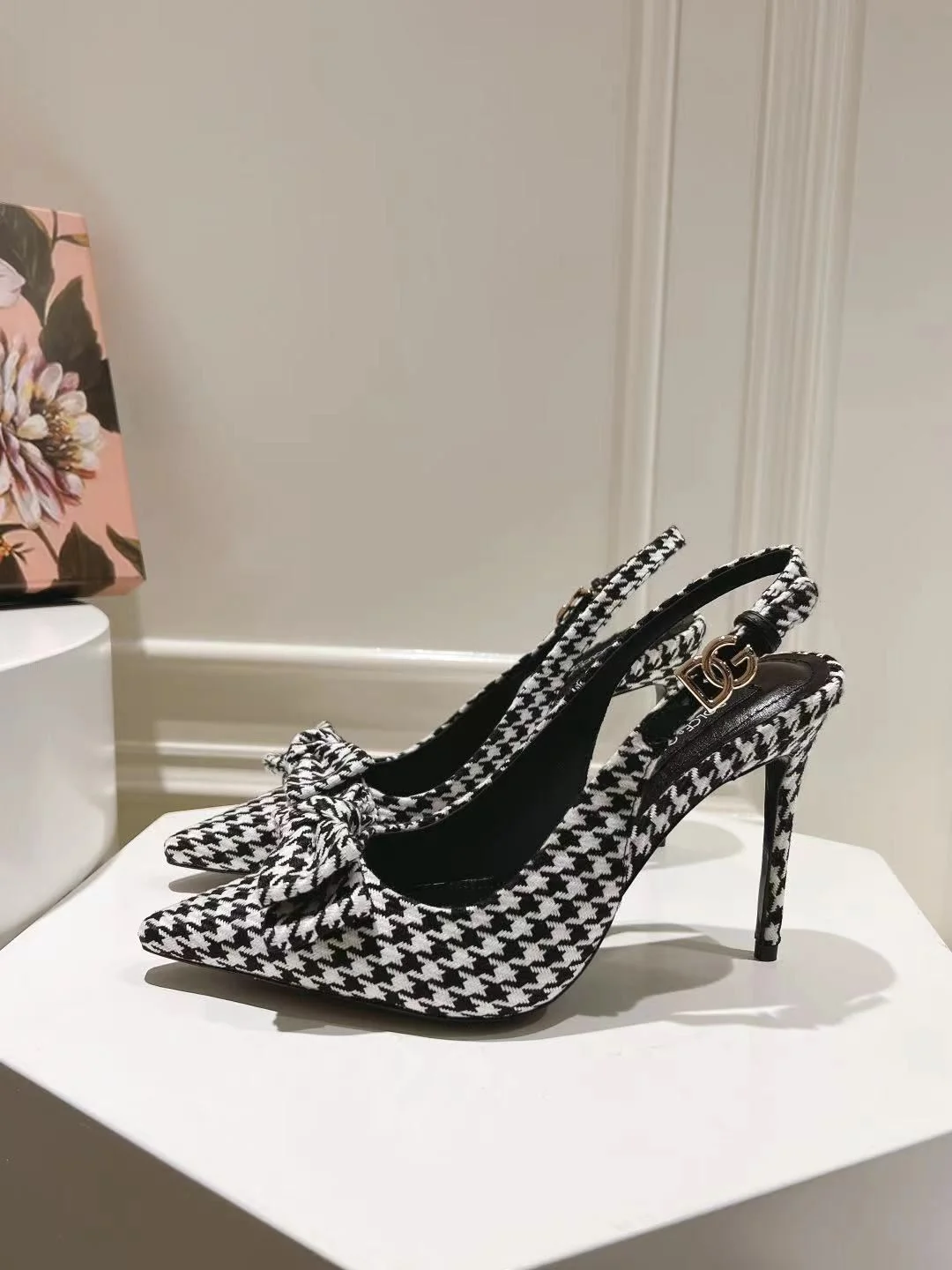 TechFriendly Dolce Gabbana Sandals 22975
