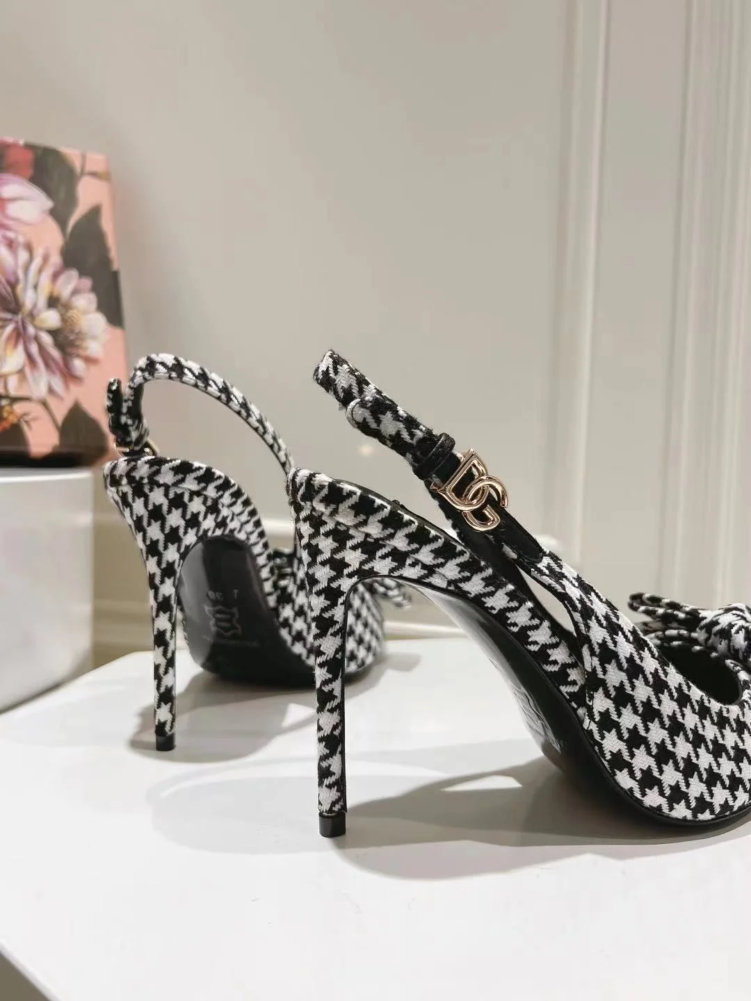 TechFriendly Dolce Gabbana Sandals 22975