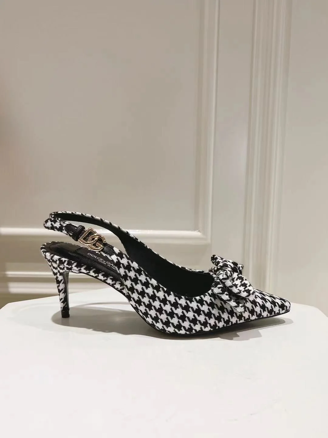 QuickDry Dolce Gabbana Sandals 22971