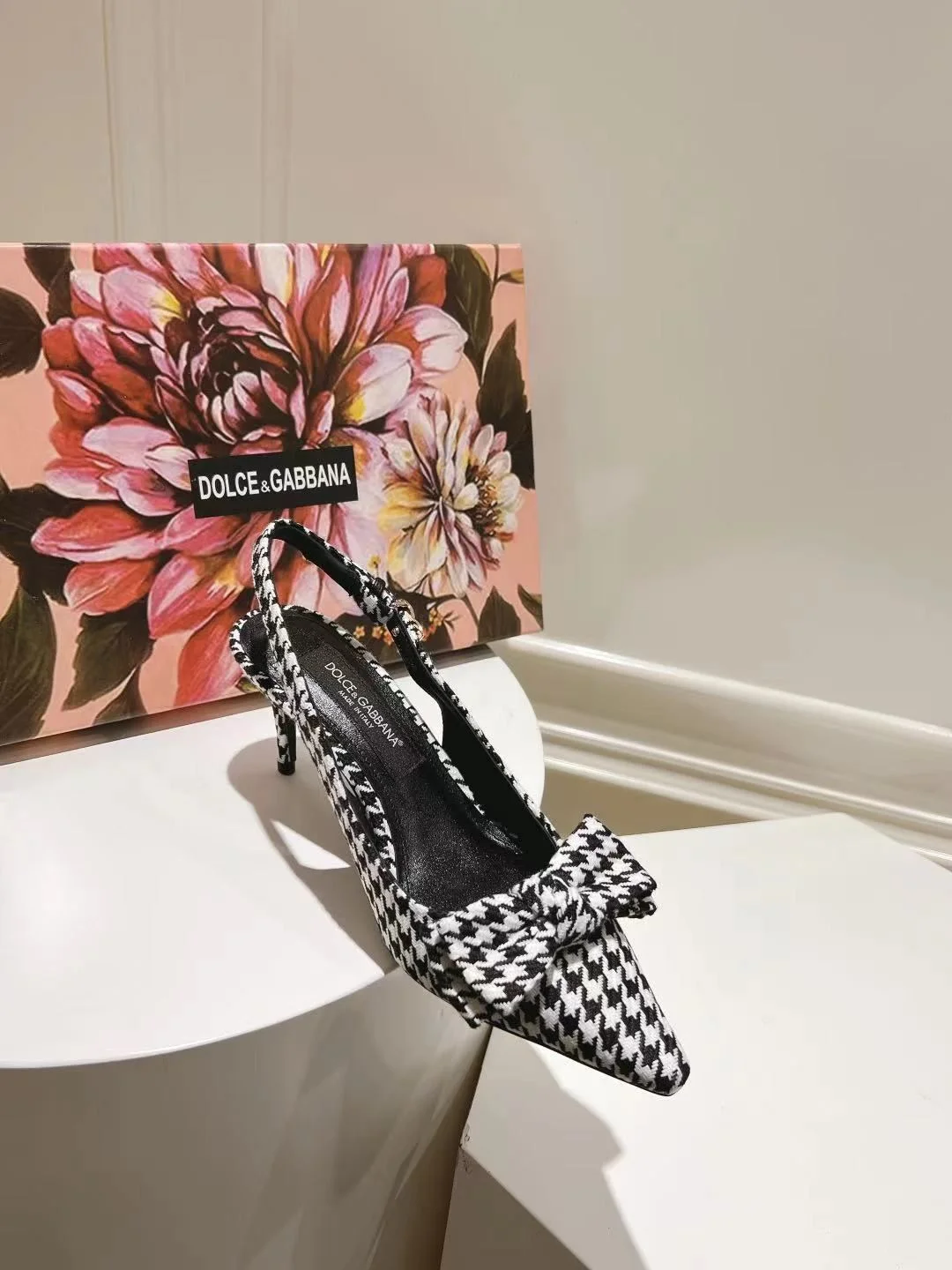 QuickDry Dolce Gabbana Sandals 22971