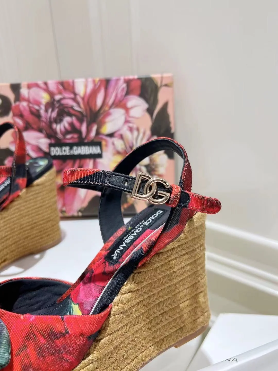 Dolce Gabbana Sandals Original 22960