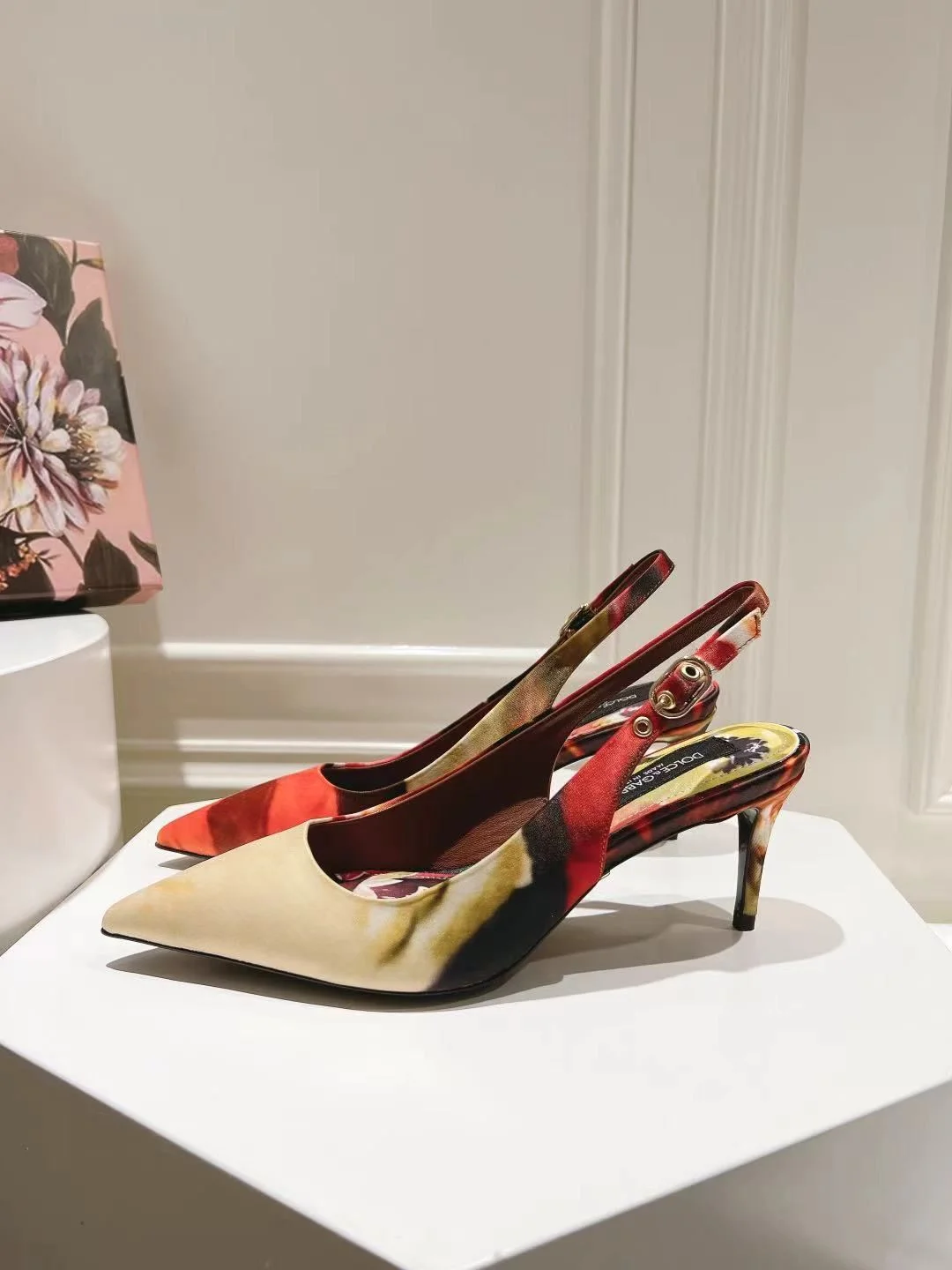 Classic Dolce Gabbana Sandals 22964