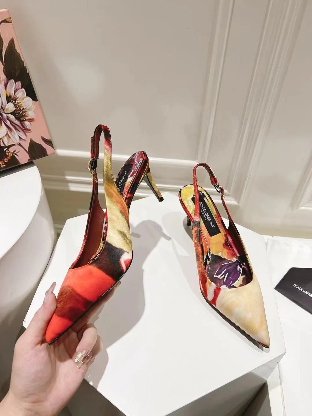 Classic Dolce Gabbana Sandals 22964