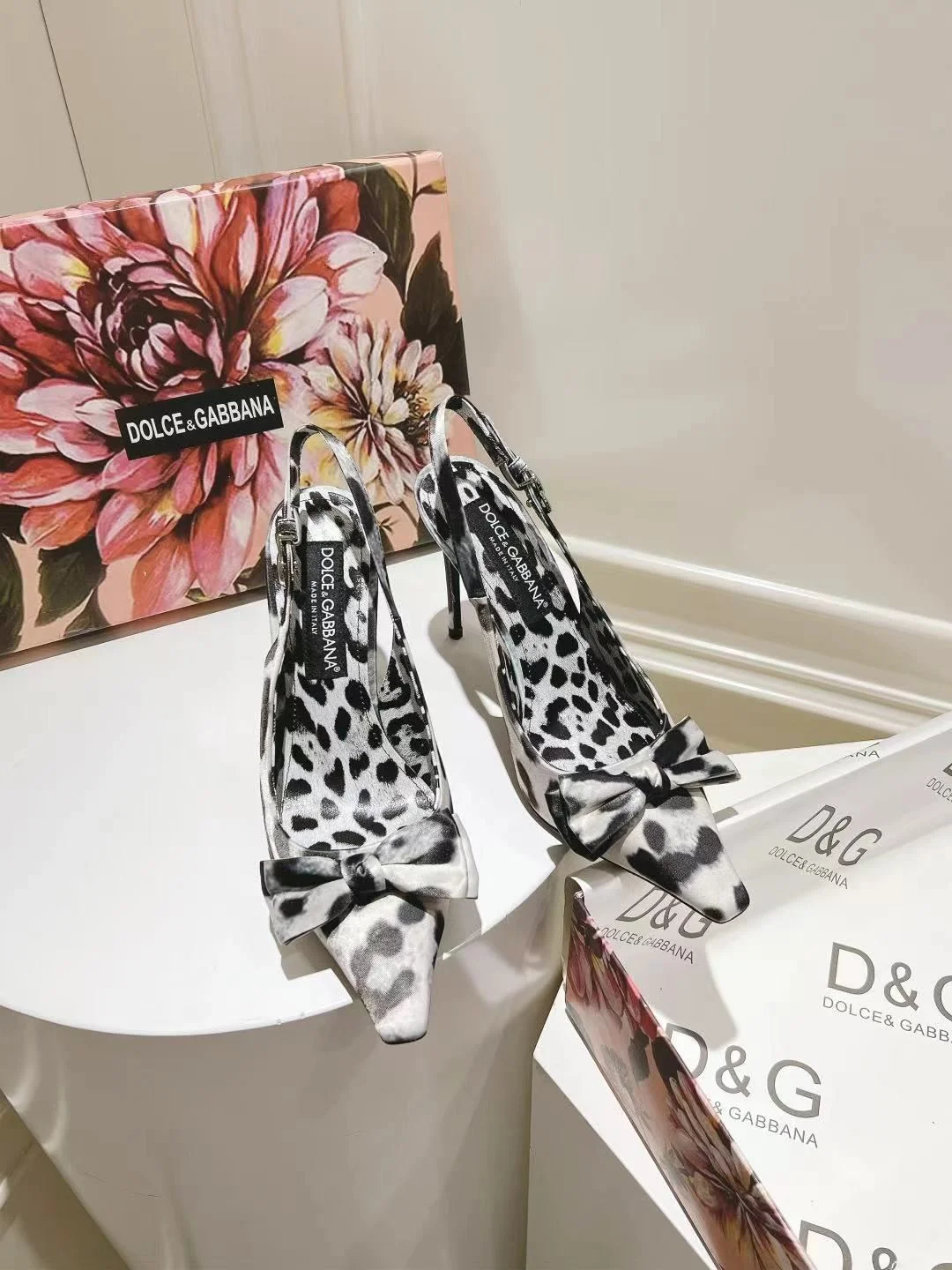 Dolce Gabbana Sandals MultiPurpose 22965