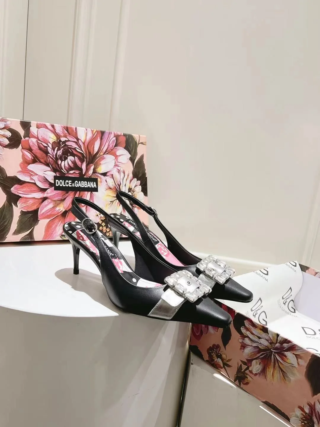 Dolce Gabbana Sandals Reliable 22954