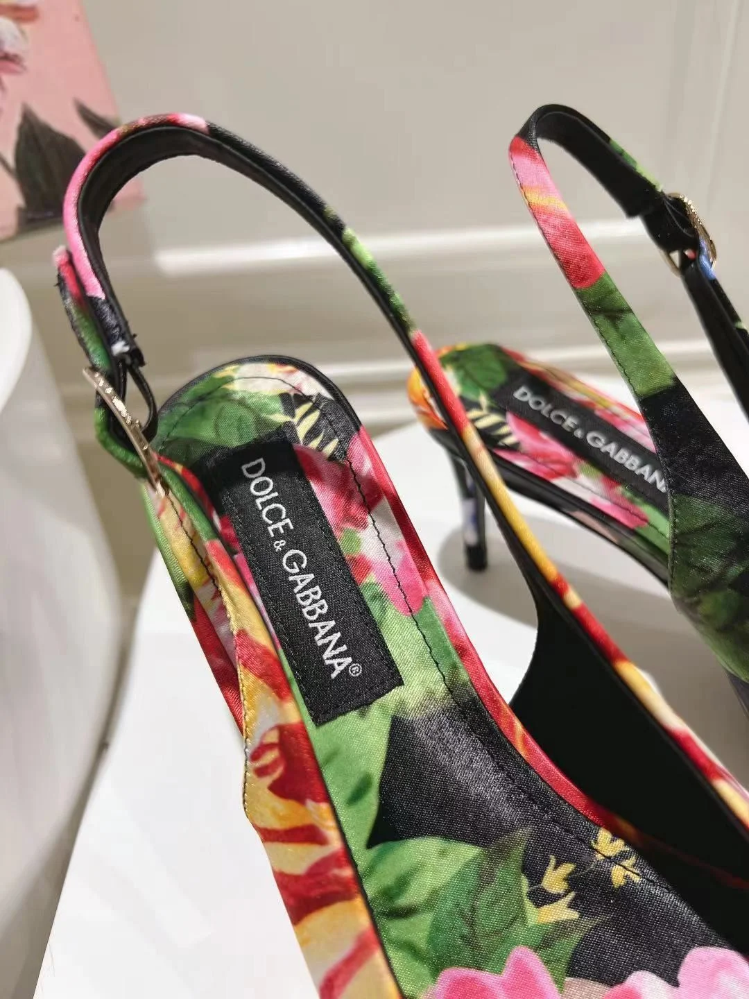 Sporty Dolce Gabbana Sandals 23029