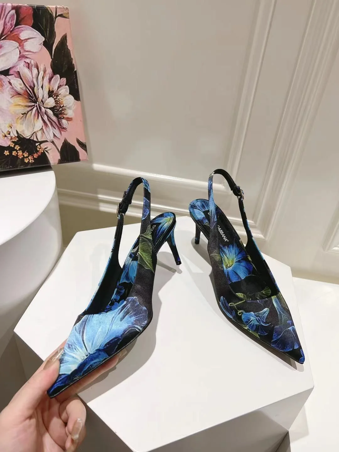 Supportive Dolce Gabbana Sandals 22956