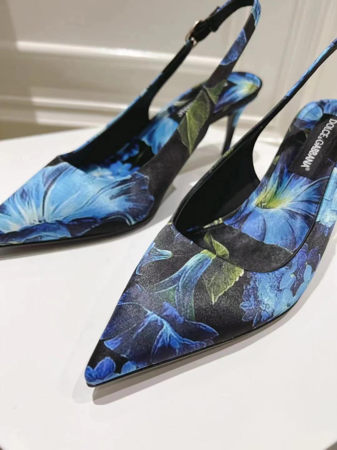 Supportive Dolce Gabbana Sandals 22956