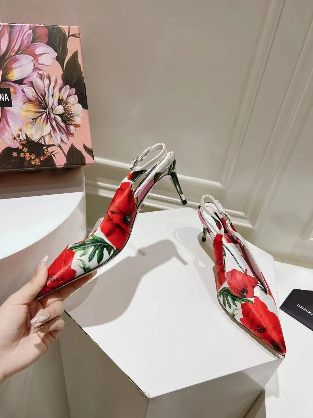 Dolce Gabbana Sandals Durable 22952