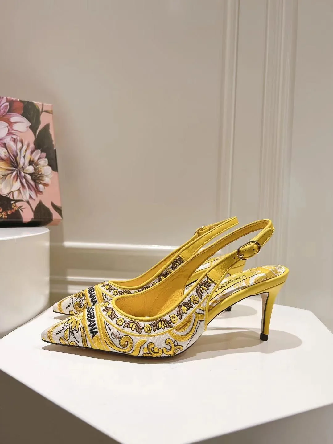 Dolce Gabbana Sandals Seasonal 22963