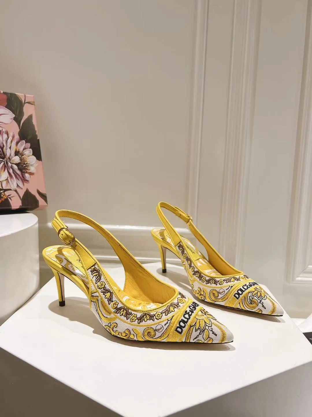 Dolce Gabbana Sandals Seasonal 22963