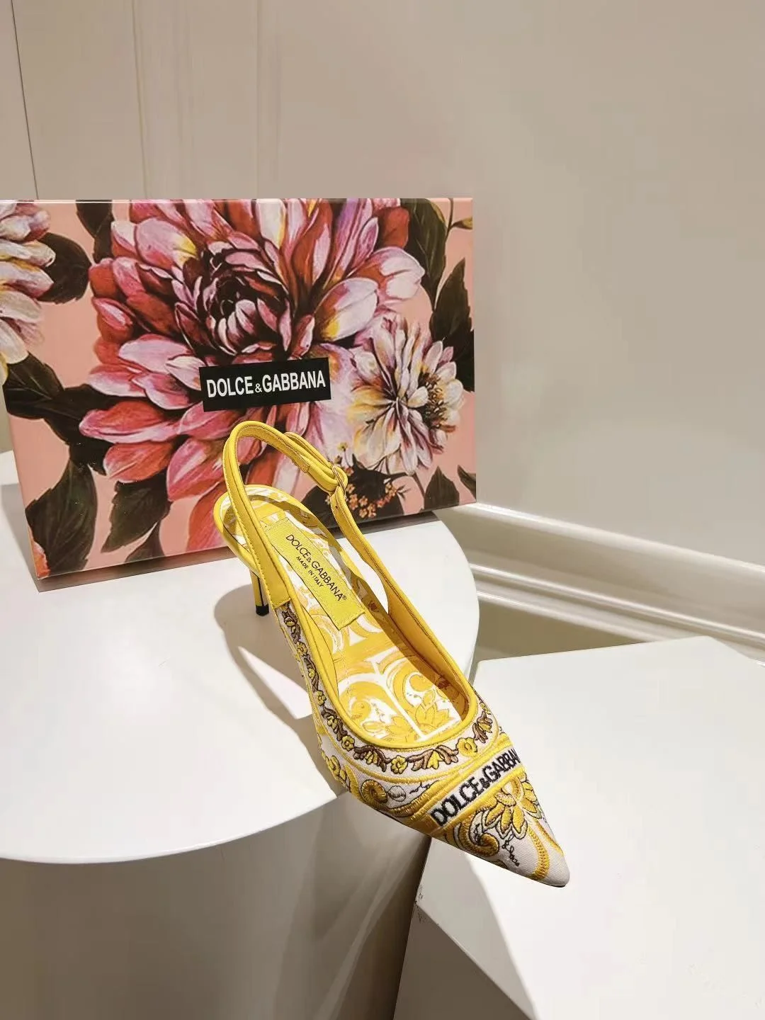 Dolce Gabbana Sandals Seasonal 22963