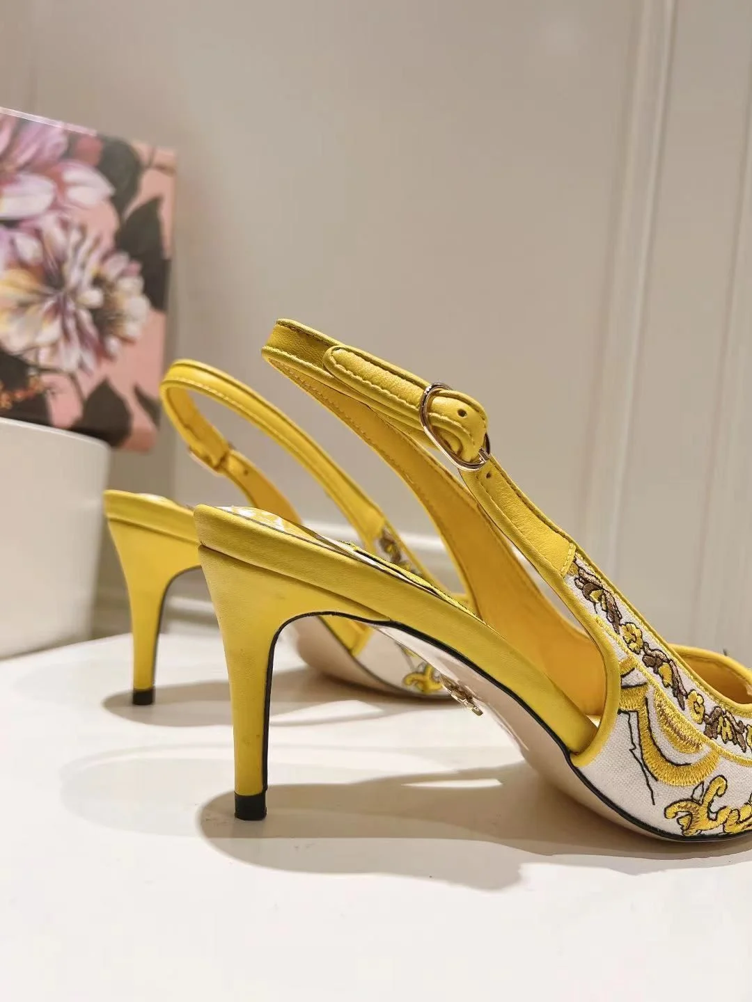 Dolce Gabbana Sandals Seasonal 22963
