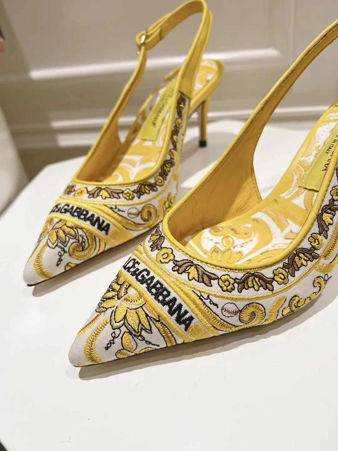 Dolce Gabbana Sandals Seasonal 22963