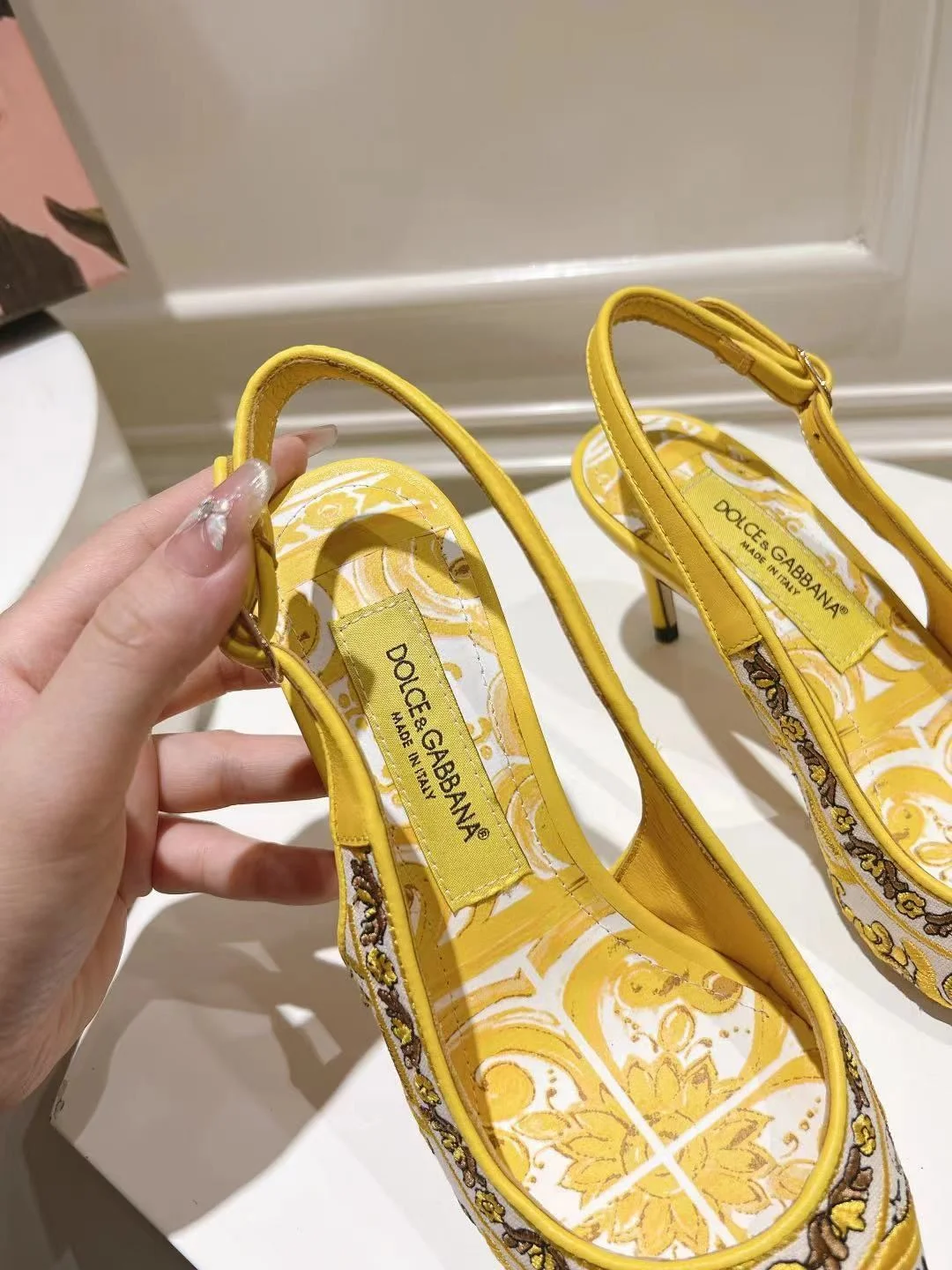 Dolce Gabbana Sandals Seasonal 22963