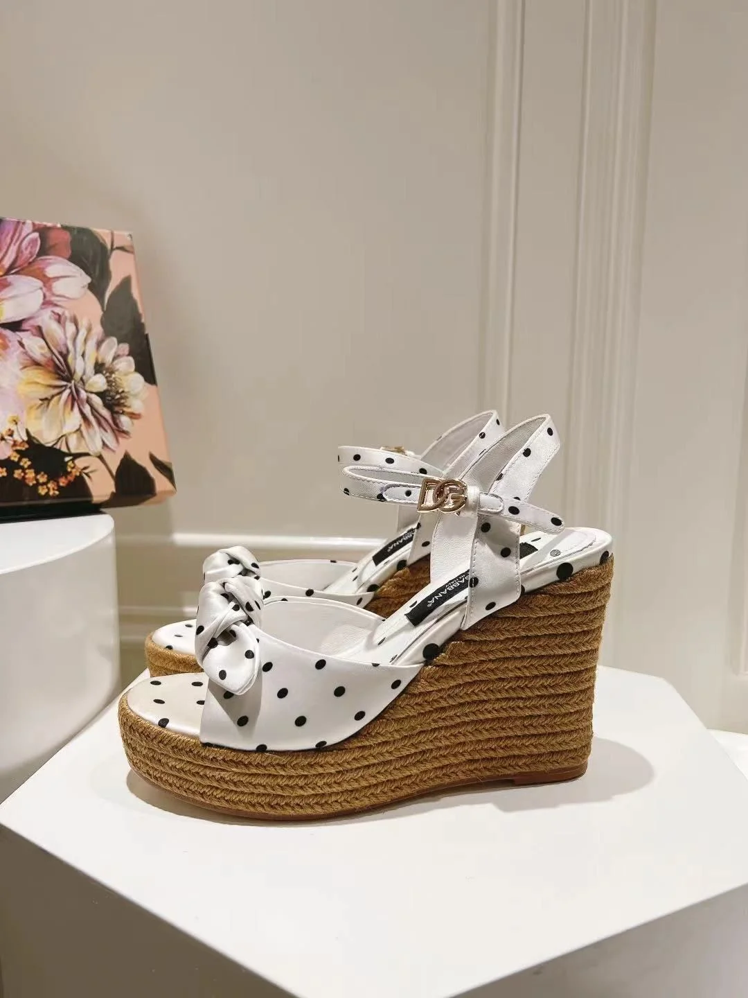 OdorResistant Dolce Gabbana Sandals 22949