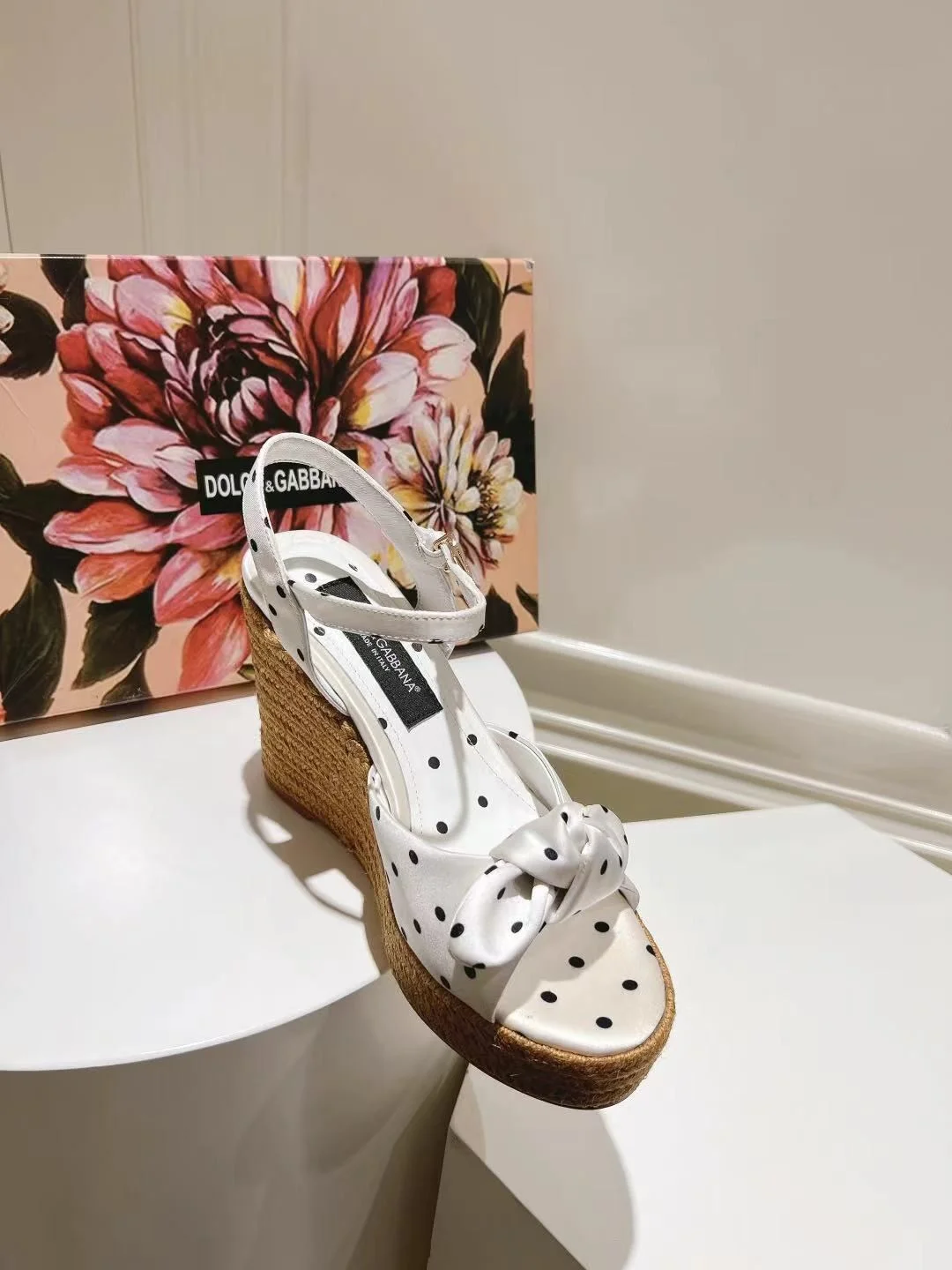 OdorResistant Dolce Gabbana Sandals 22949