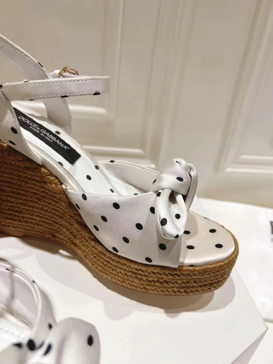 OdorResistant Dolce Gabbana Sandals 22949