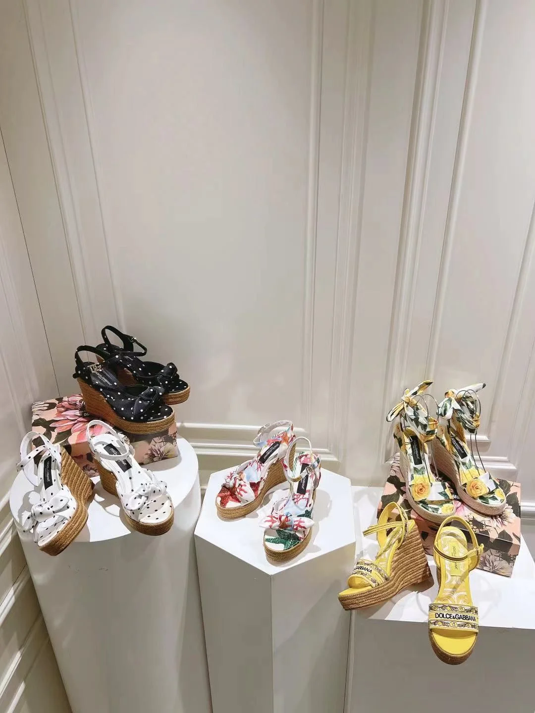 OdorResistant Dolce Gabbana Sandals 22949