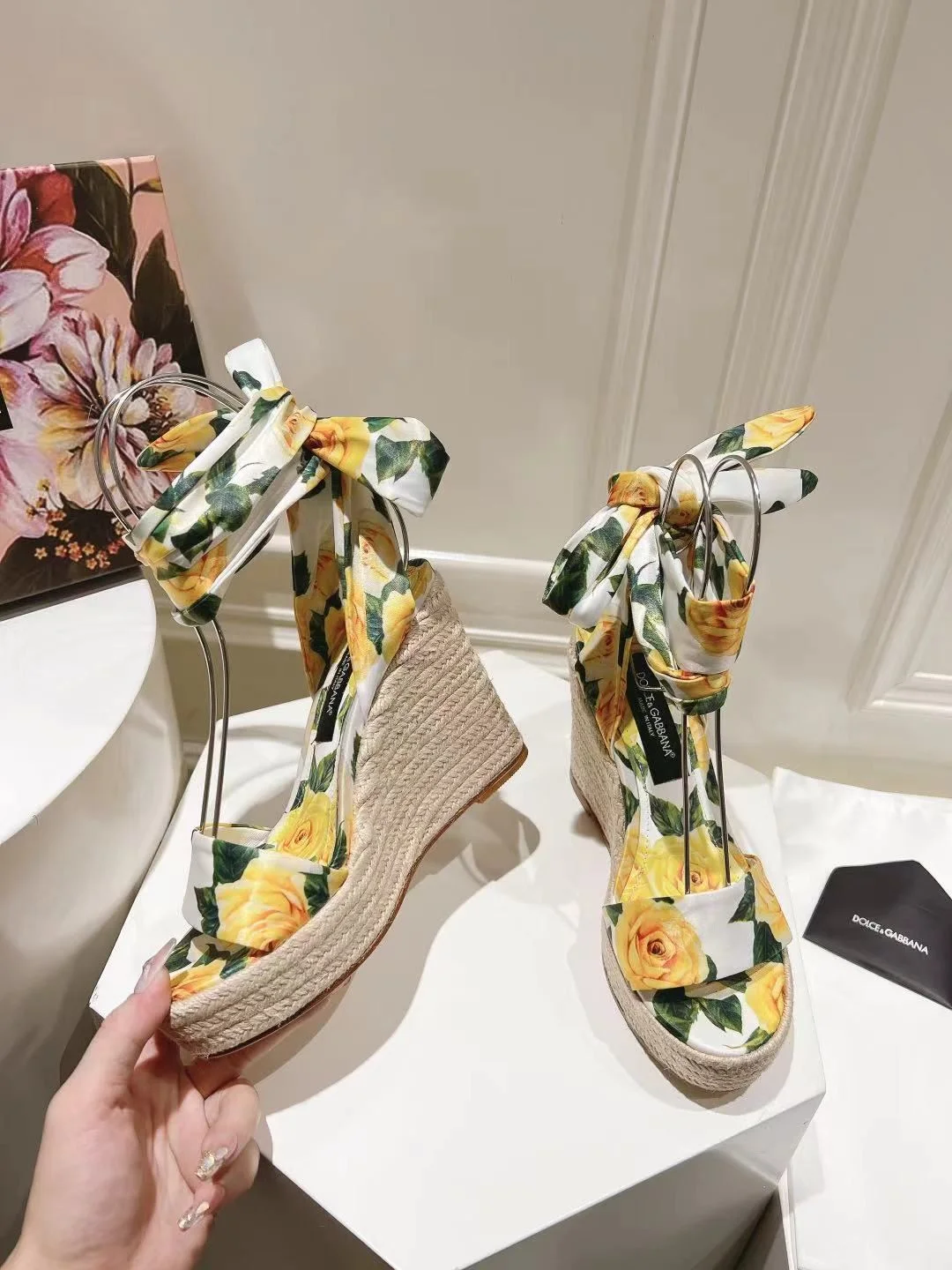 Dolce Gabbana Sandals TimelessDesign 22950