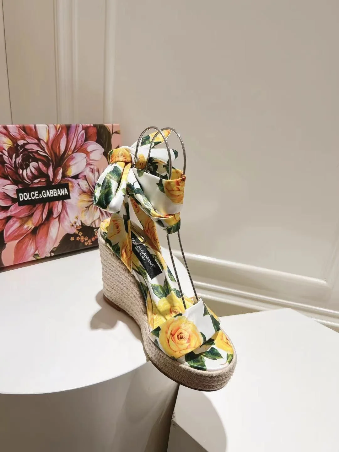 Dolce Gabbana Sandals TimelessDesign 22950