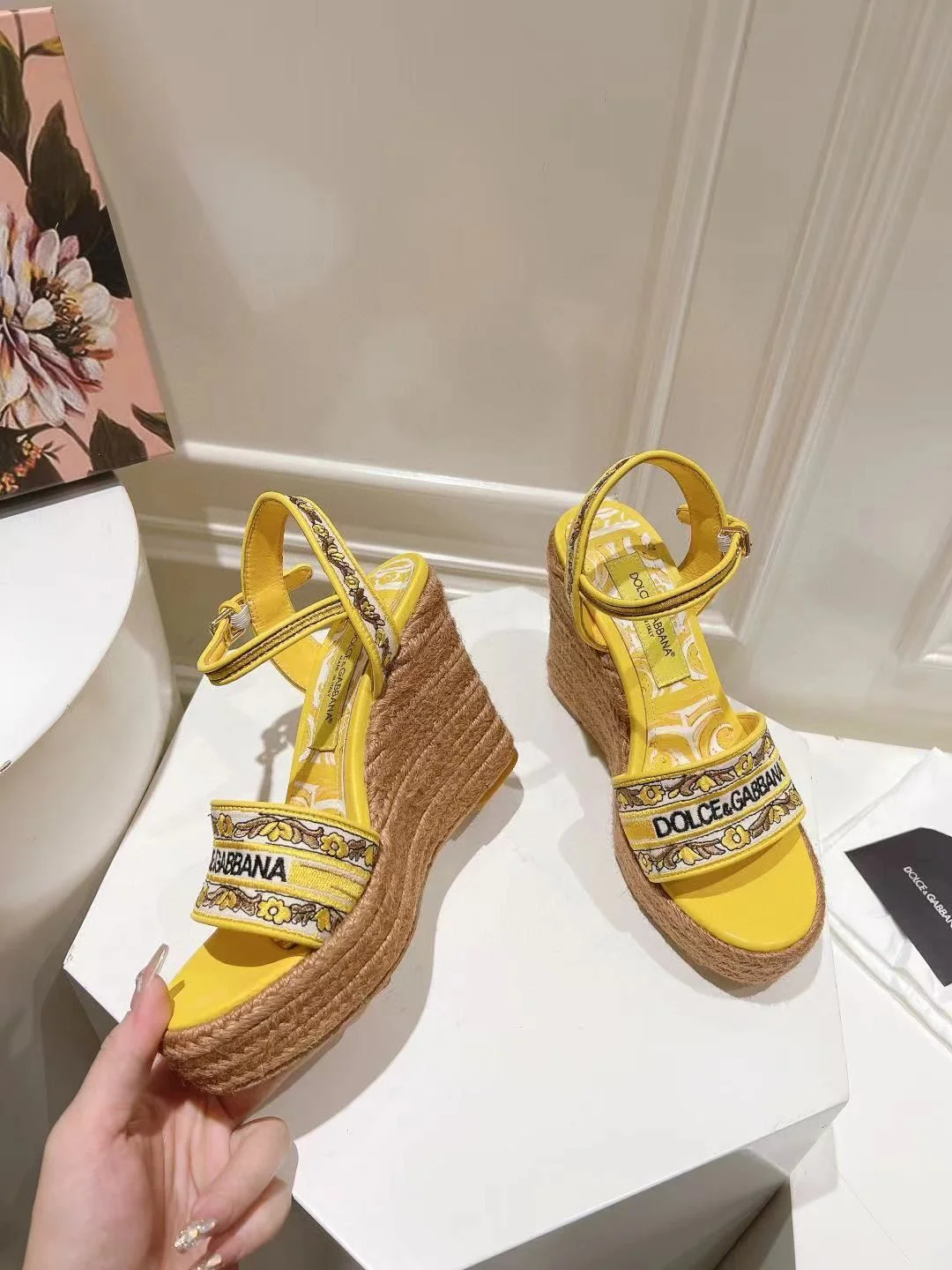 Dolce Gabbana Sandals Trendy 22929