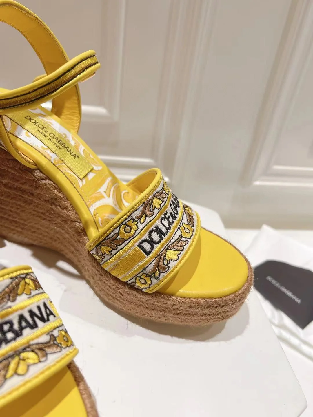Dolce Gabbana Sandals Trendy 22929