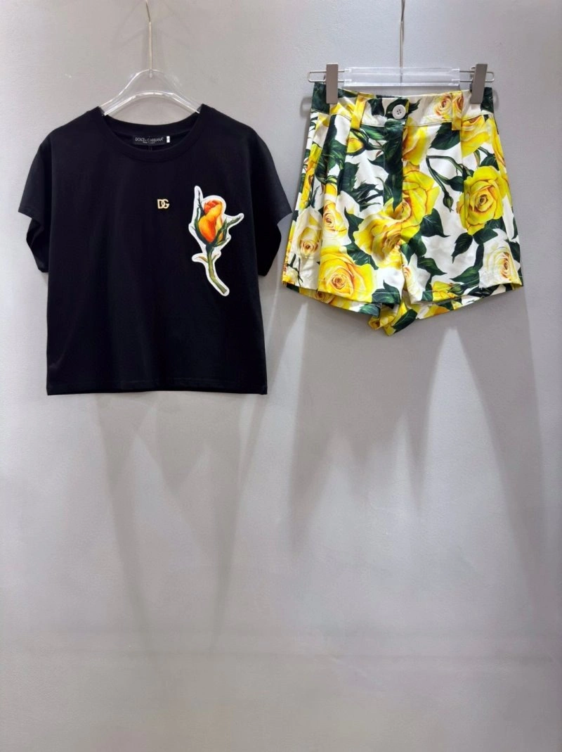 Attractive Dolce Gabbana Short Suits 119214