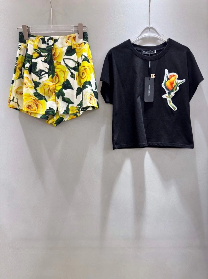 Attractive Dolce Gabbana Short Suits 119214