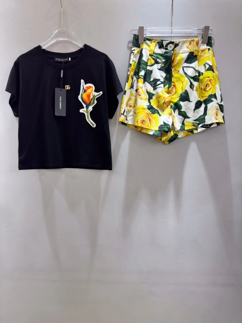 Attractive Dolce Gabbana Short Suits 119214