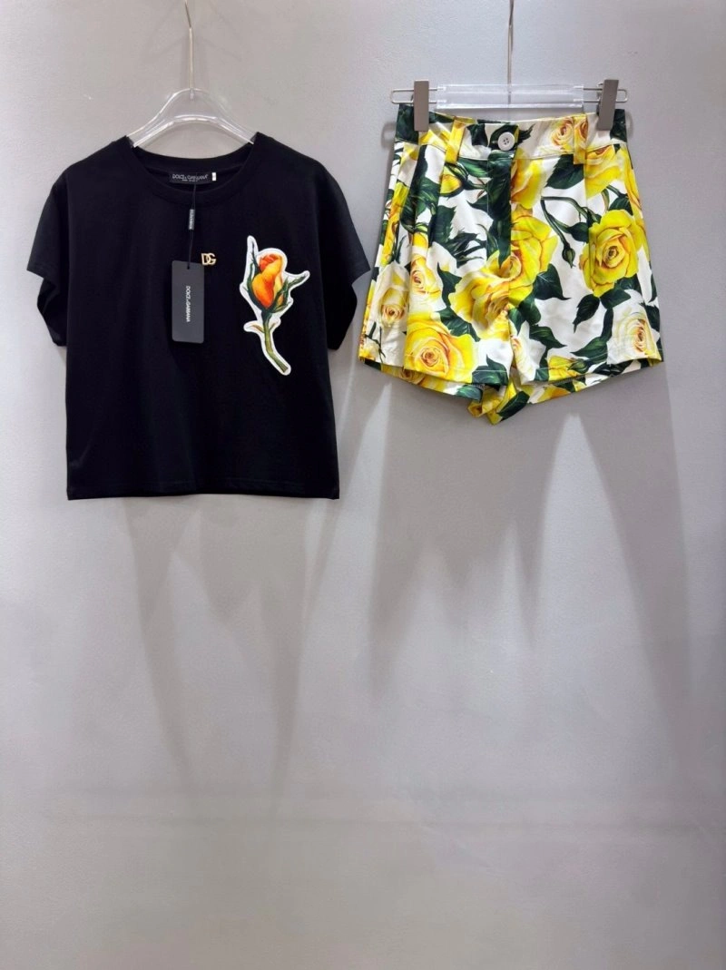 Attractive Dolce Gabbana Short Suits 119214