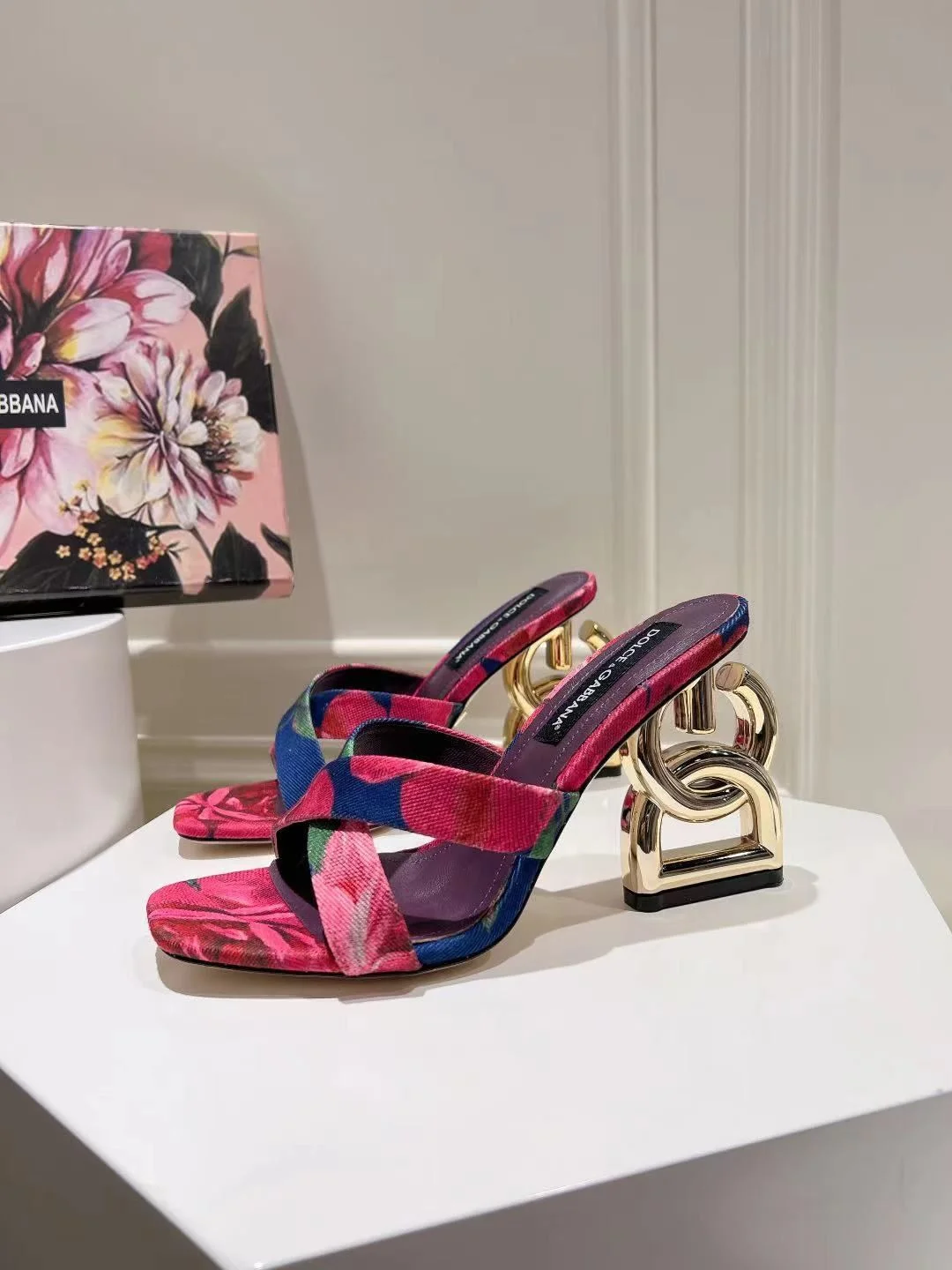 Snug Dolce Gabbana Slippers 22943
