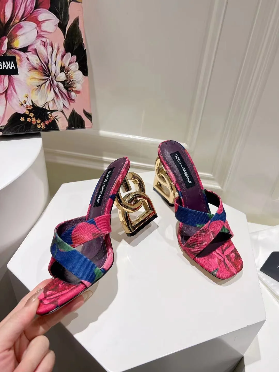 Snug Dolce Gabbana Slippers 22943