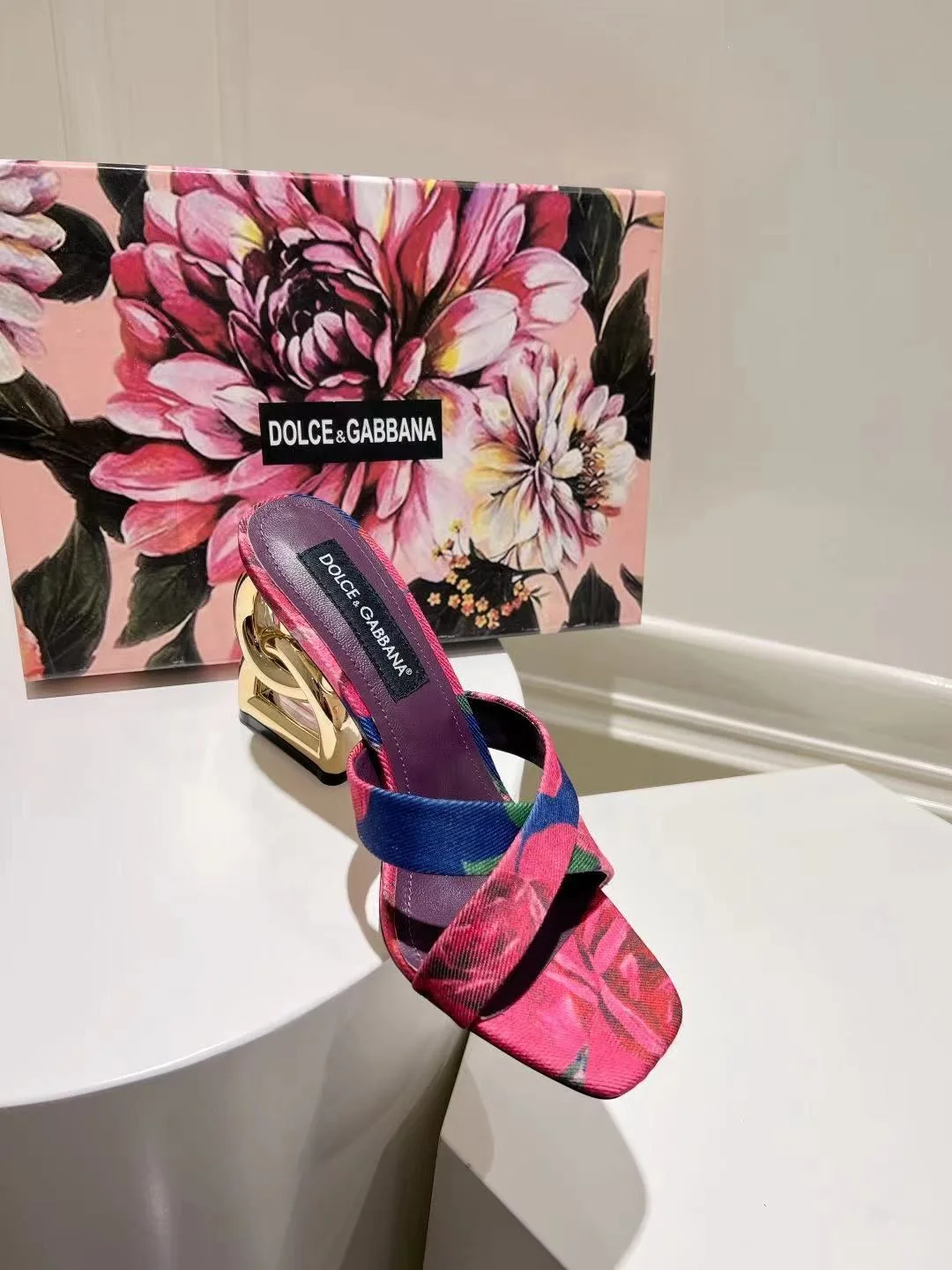 Snug Dolce Gabbana Slippers 22943
