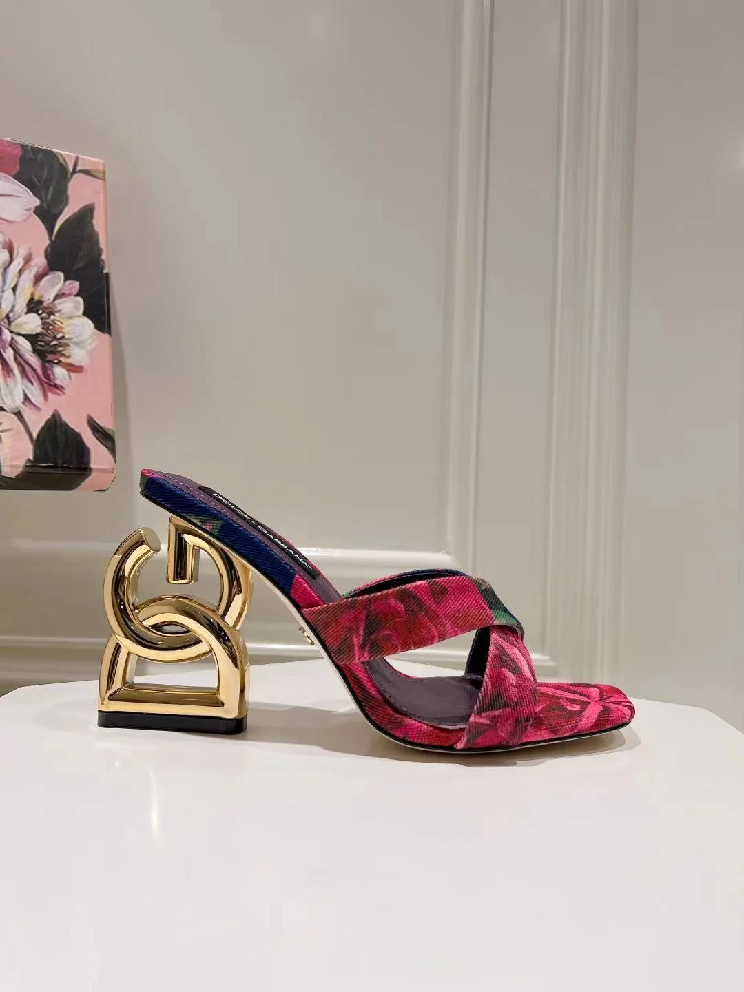 Snug Dolce Gabbana Slippers 22943