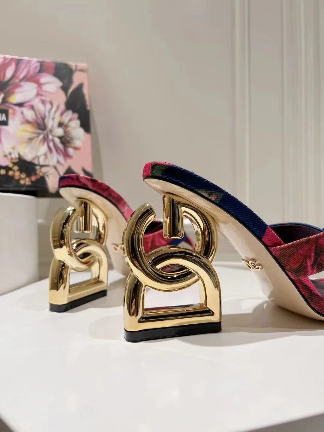 Snug Dolce Gabbana Slippers 22943
