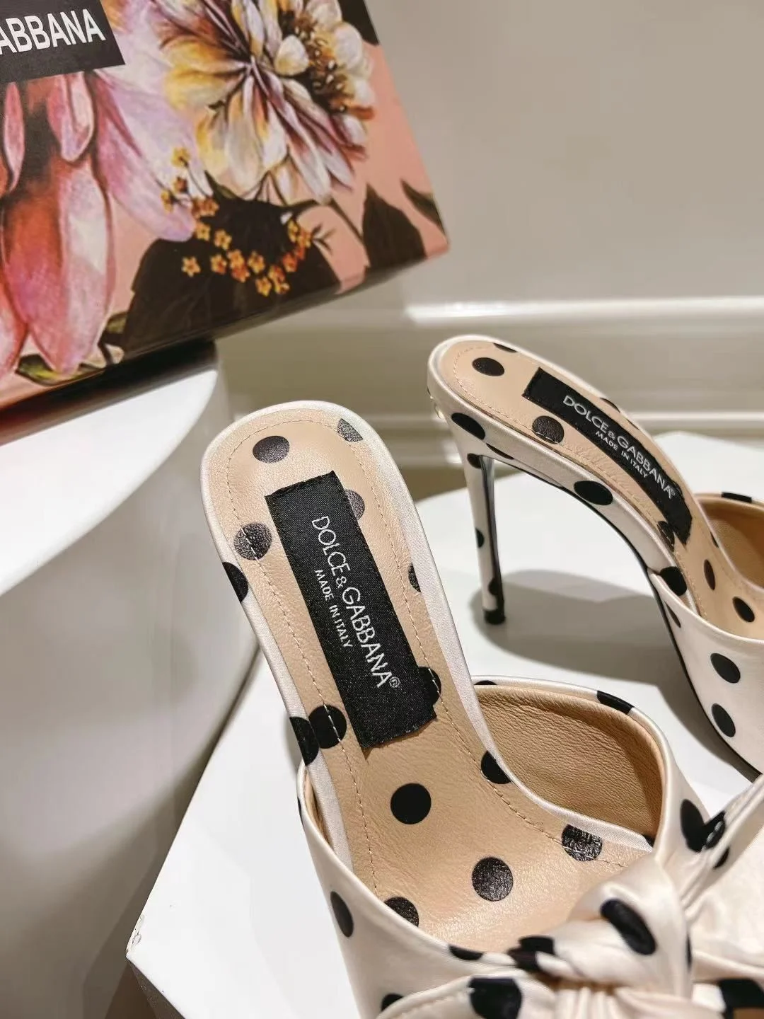 ZeroBulk Dolce Gabbana Slippers 22937