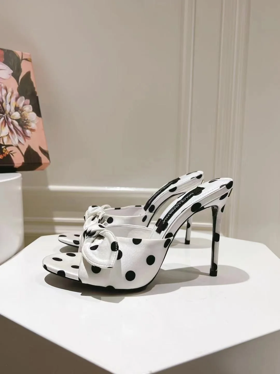 Dolce Gabbana Slippers Packable 22940