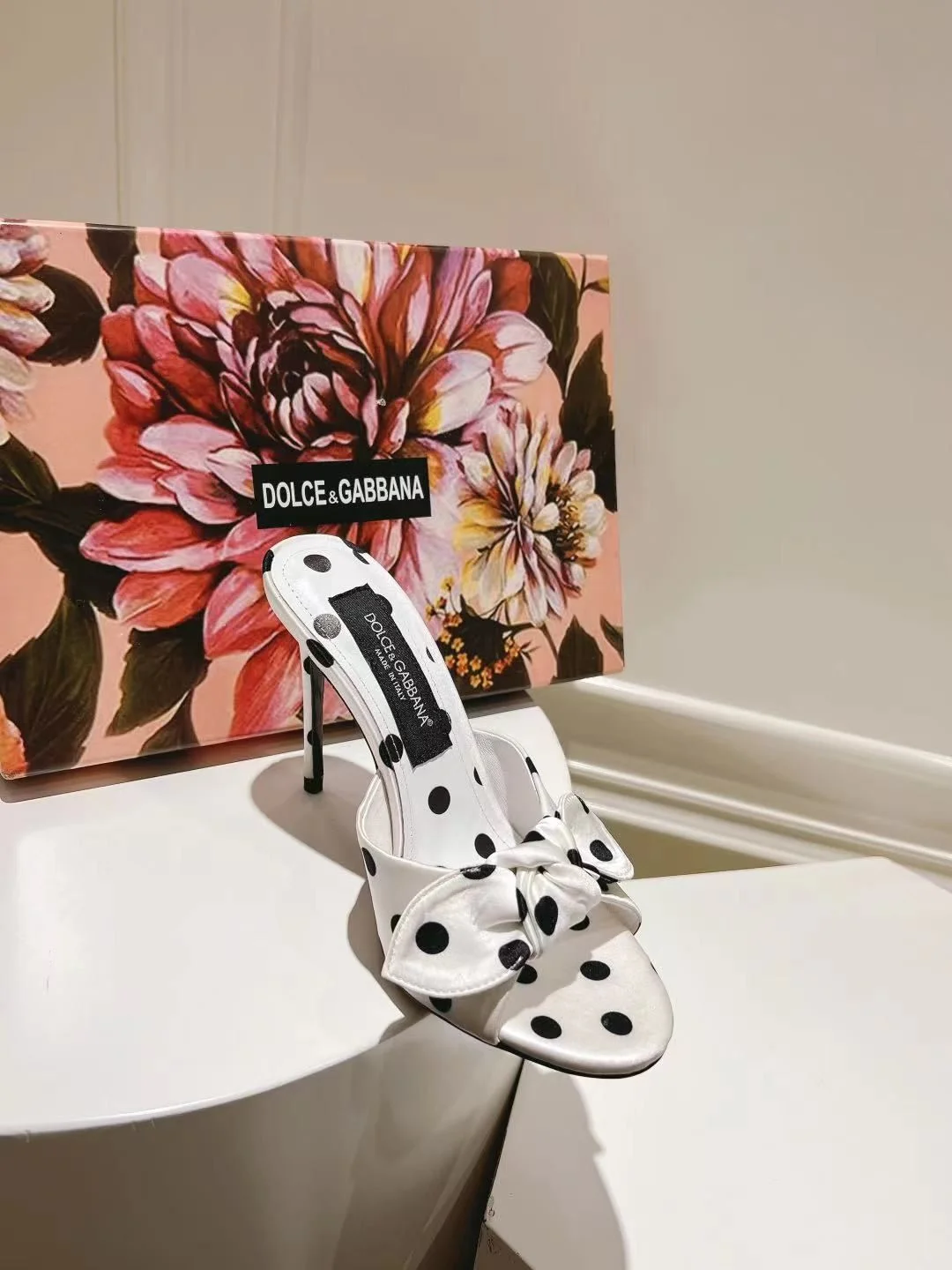Dolce Gabbana Slippers Packable 22940