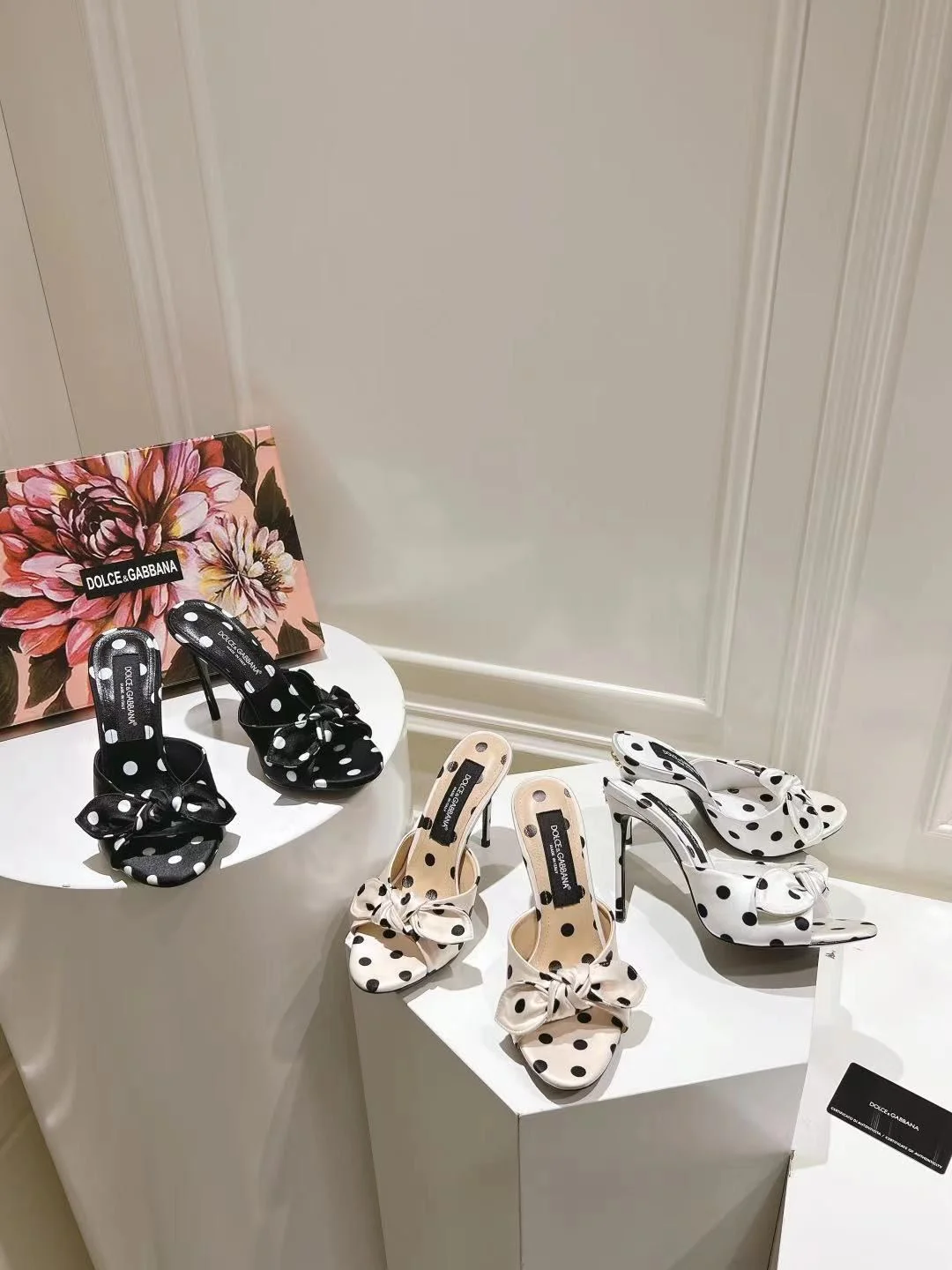 Dolce Gabbana Slippers Packable 22940